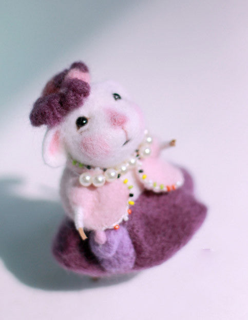 Needle Felted Felting project wool Animals Cute Mouse Grandma